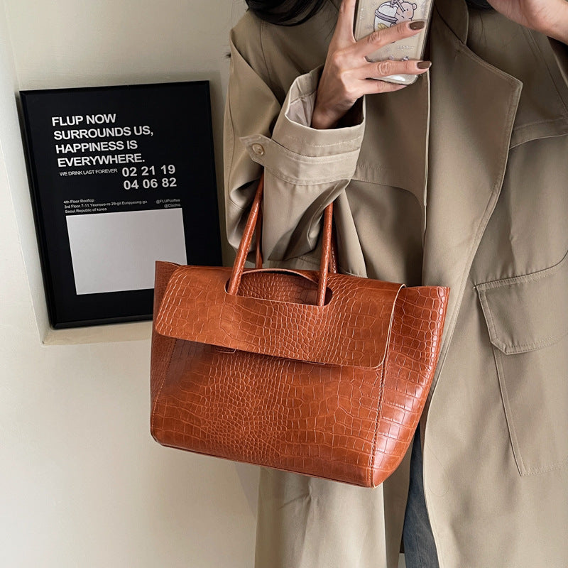 NGTG EVERYDAY Large Capacity Faux Leather Trapeze Bag