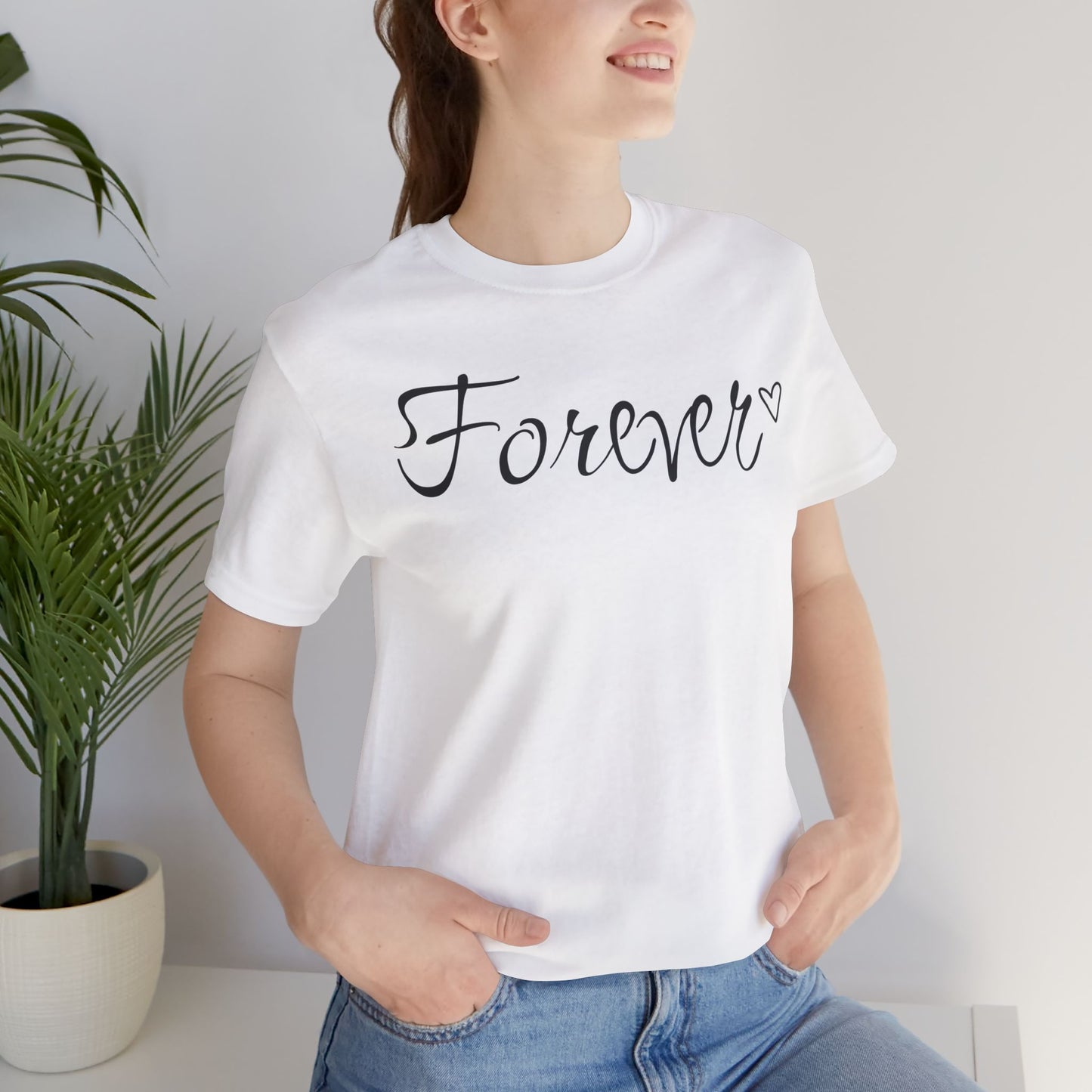 Basic-T-Shirt für Paare zum Valentinstag mit GROSSEM Text „FOREVER“