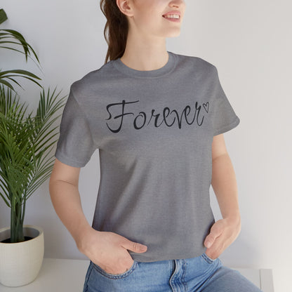 Basic-T-Shirt für Paare zum Valentinstag mit GROSSEM Text „FOREVER“