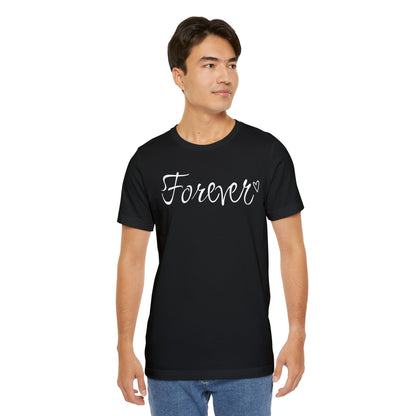 Basic-T-Shirt für Paare zum Valentinstag mit GROSSEM Text „FOREVER“