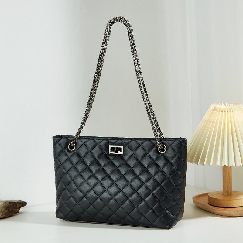NGTG LADY EMBER Black Diamond Secret Quilt Shoulder Bag